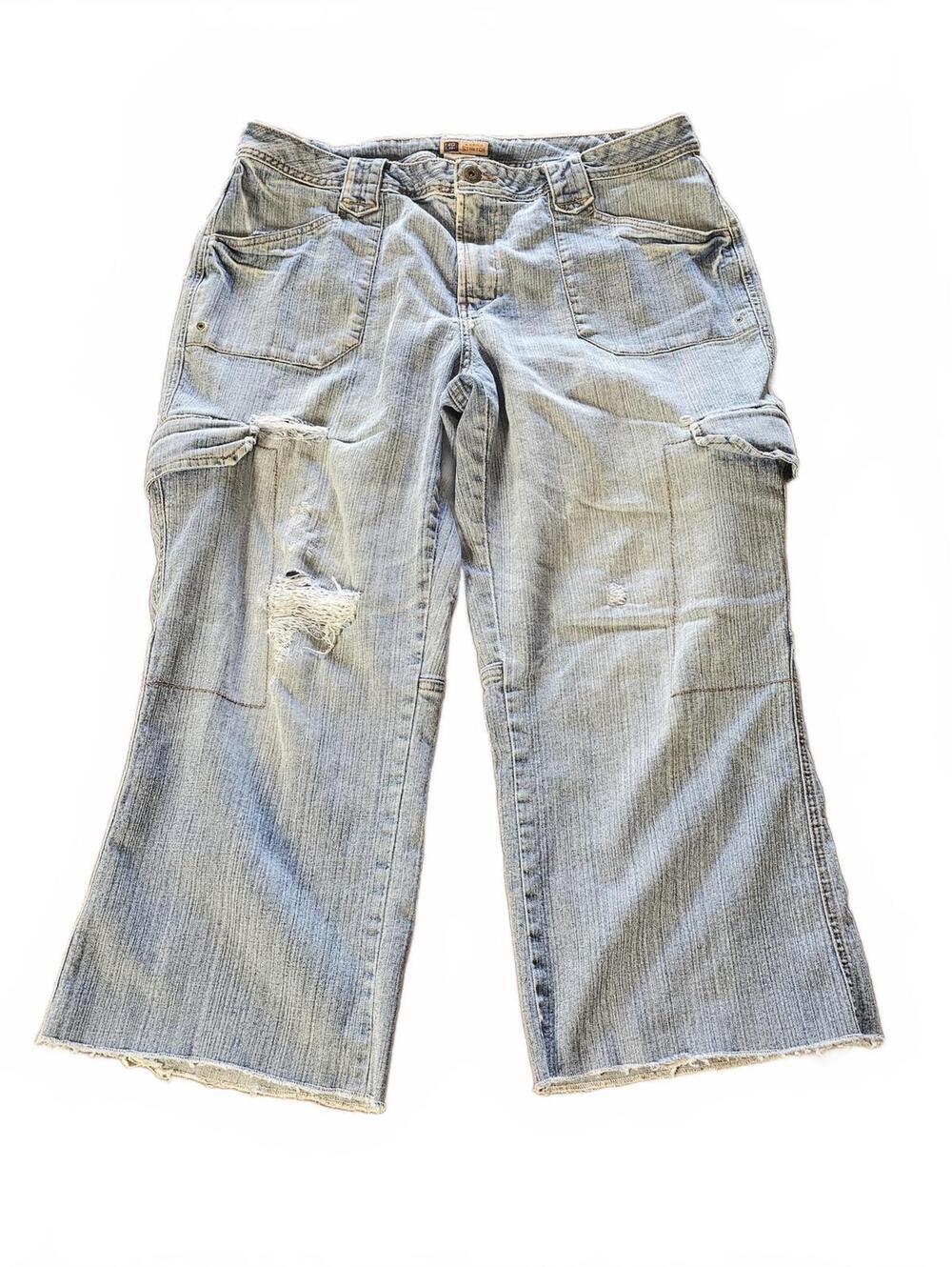 Lee Riders Women’s Plus 18W Stretch Distressed Cropped Capri Jeans